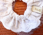Chouchou en dentelle brodé main